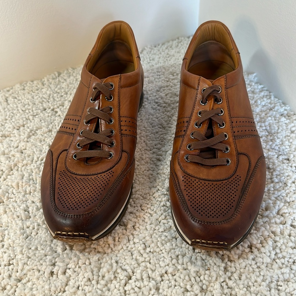 Magnanni: Men's Marlow Leather Dress Sneakers